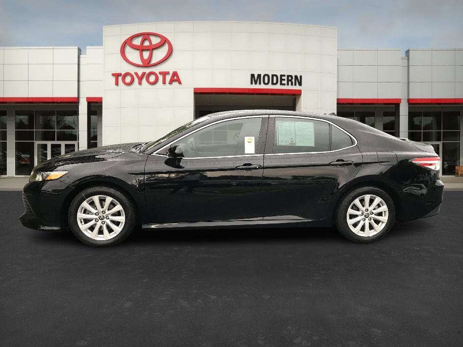 2020 Toyota Camry LE photo 2