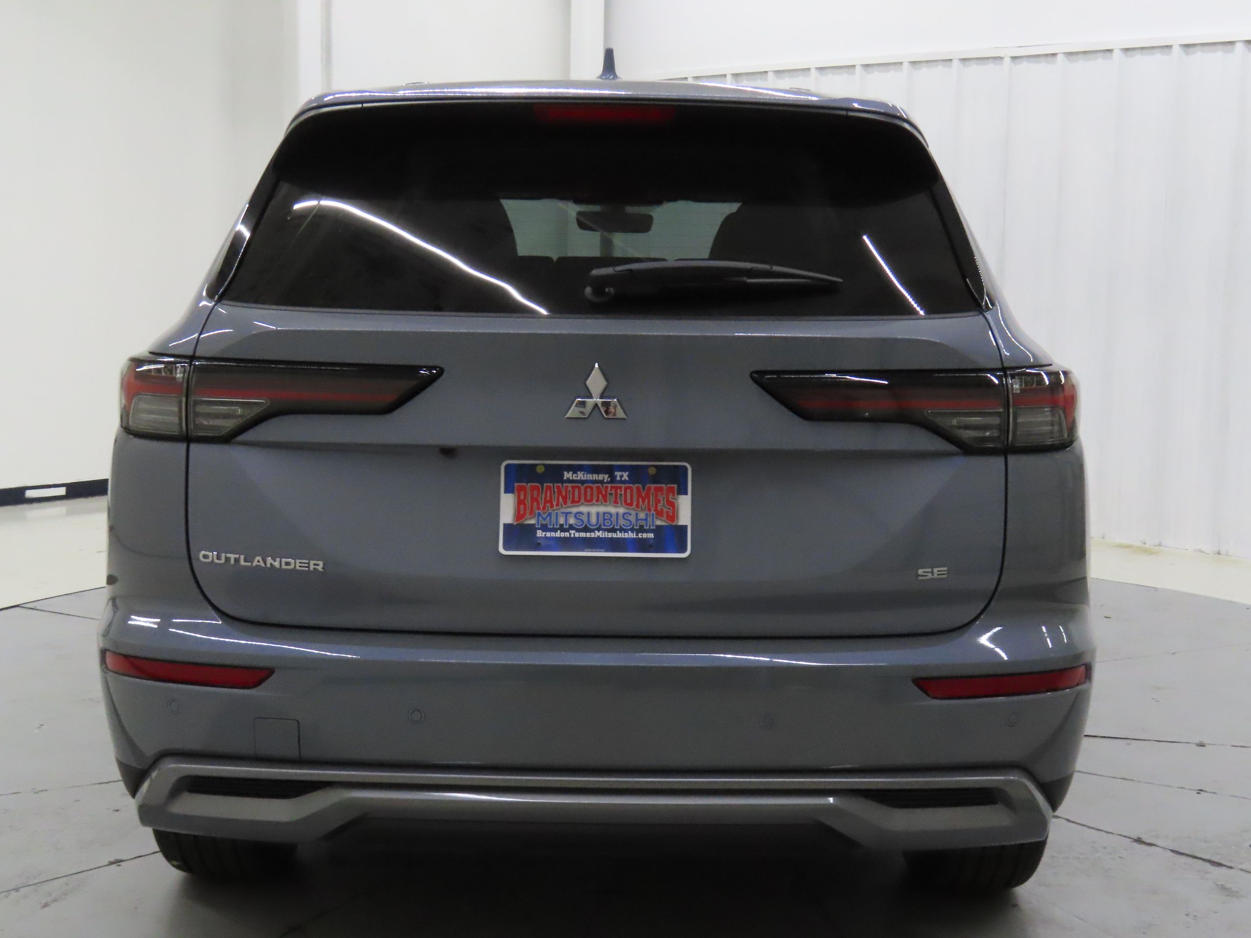 2025 Mitsubishi Outlander SE photo 4