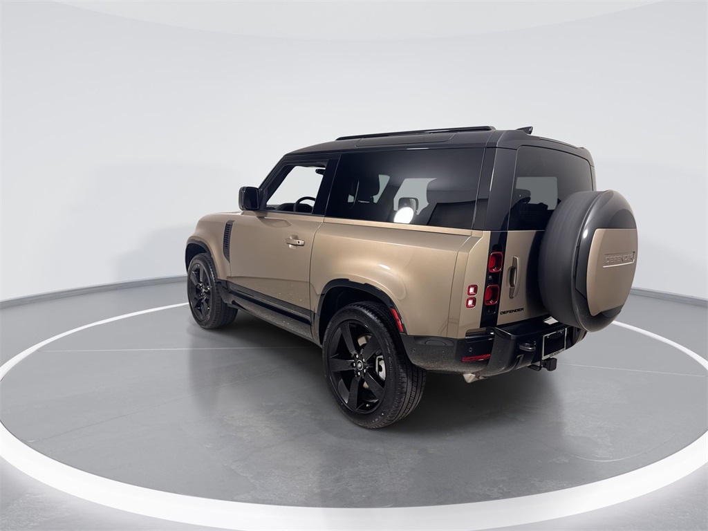 2025 Land Rover Defender 90 X-Dynamic SE photo 6
