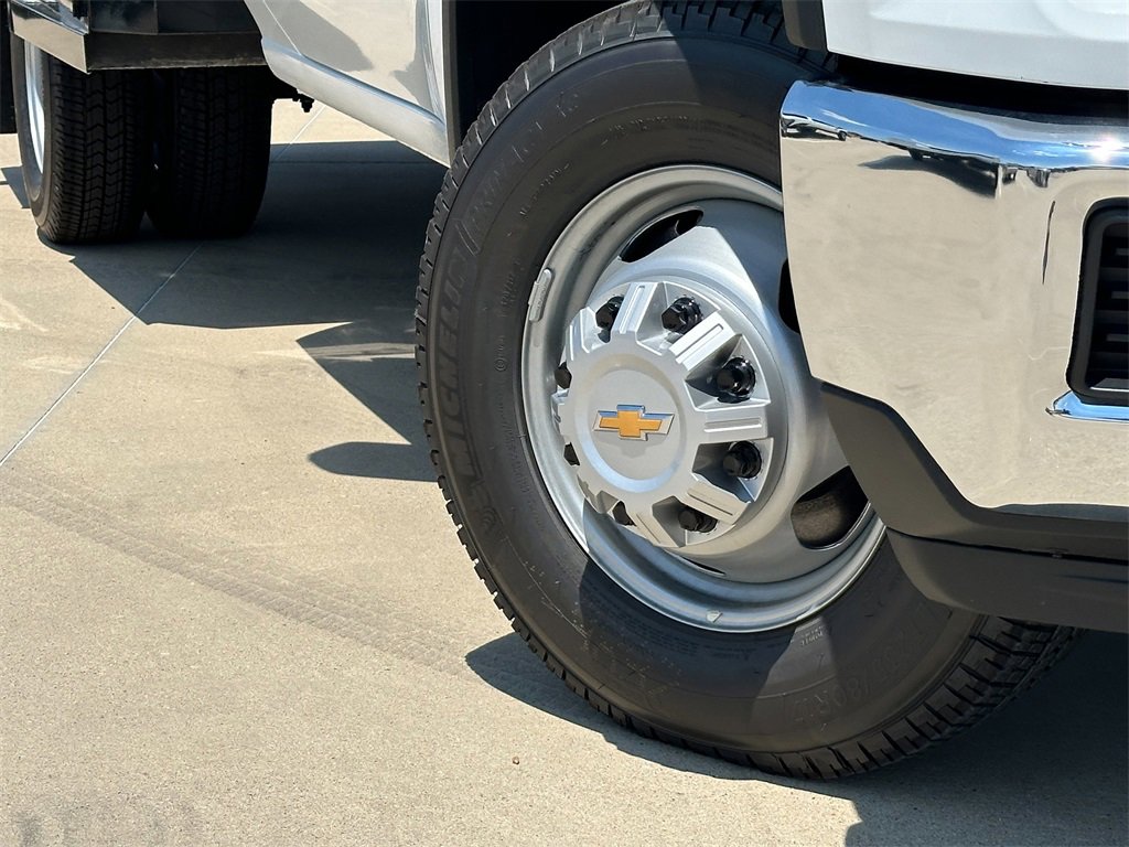 2024 Chevrolet Silverado 3500HD Work Truck photo 2