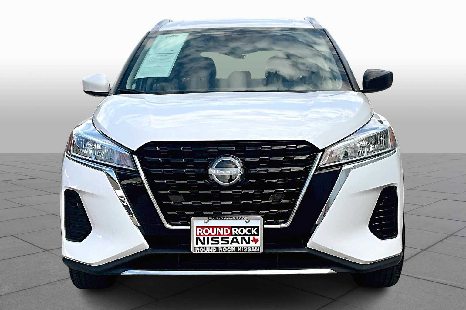 2024 Nissan Kicks SV photo 2