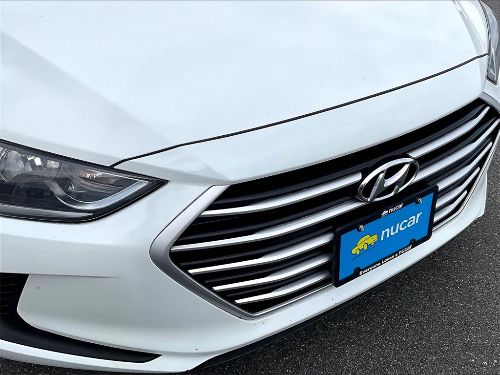 2018 Hyundai Elantra SEL photo 25