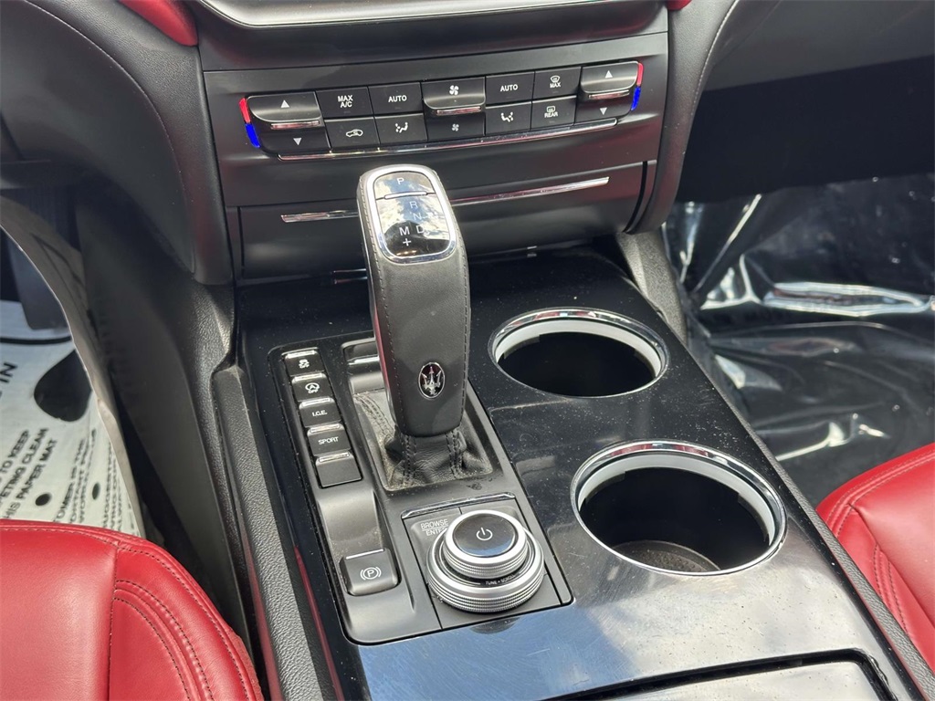 2022 Maserati Ghibli Modena Q4 photo 6