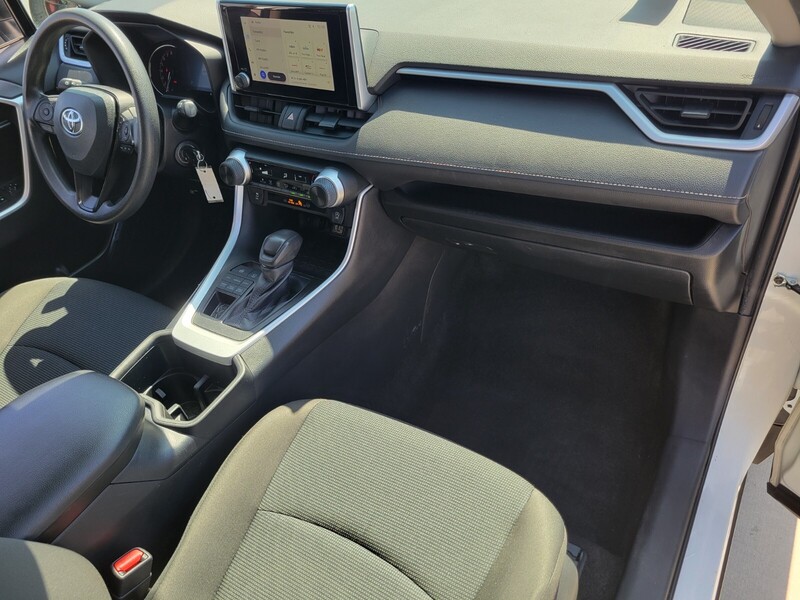 2023 Toyota RAV4 LE photo 14