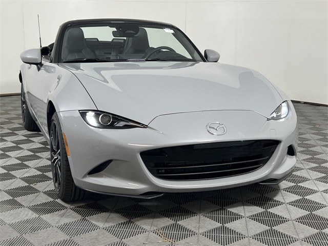 2025 Mazda MX-5 Miata Miata Grand Touring photo 3