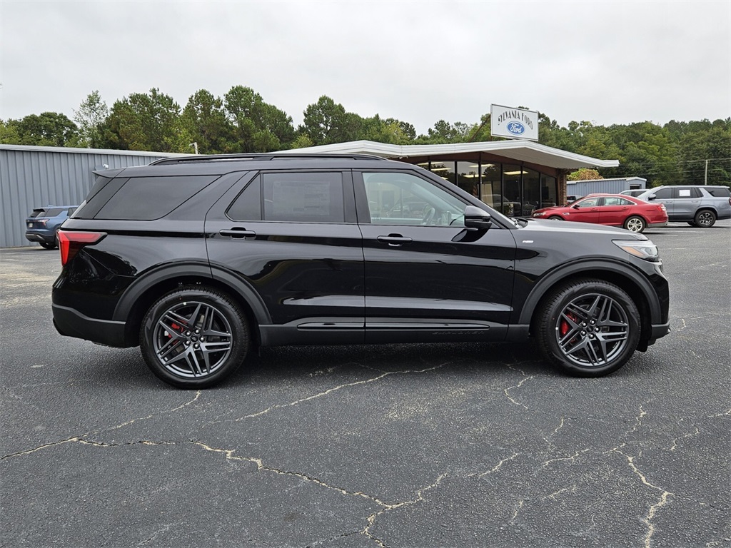2025 Ford Explorer ST-Line photo 13