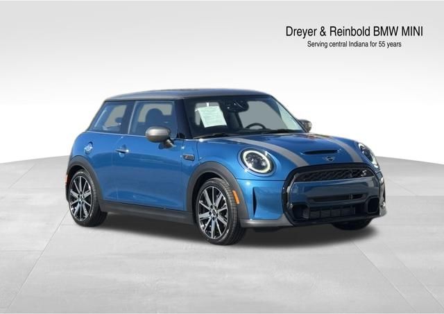 2023 MINI 3 Door S's photo