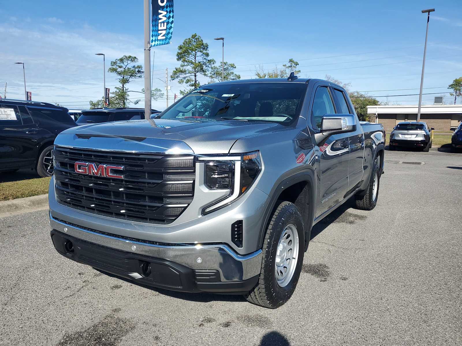 2026 GMC Sierra SLE's photo