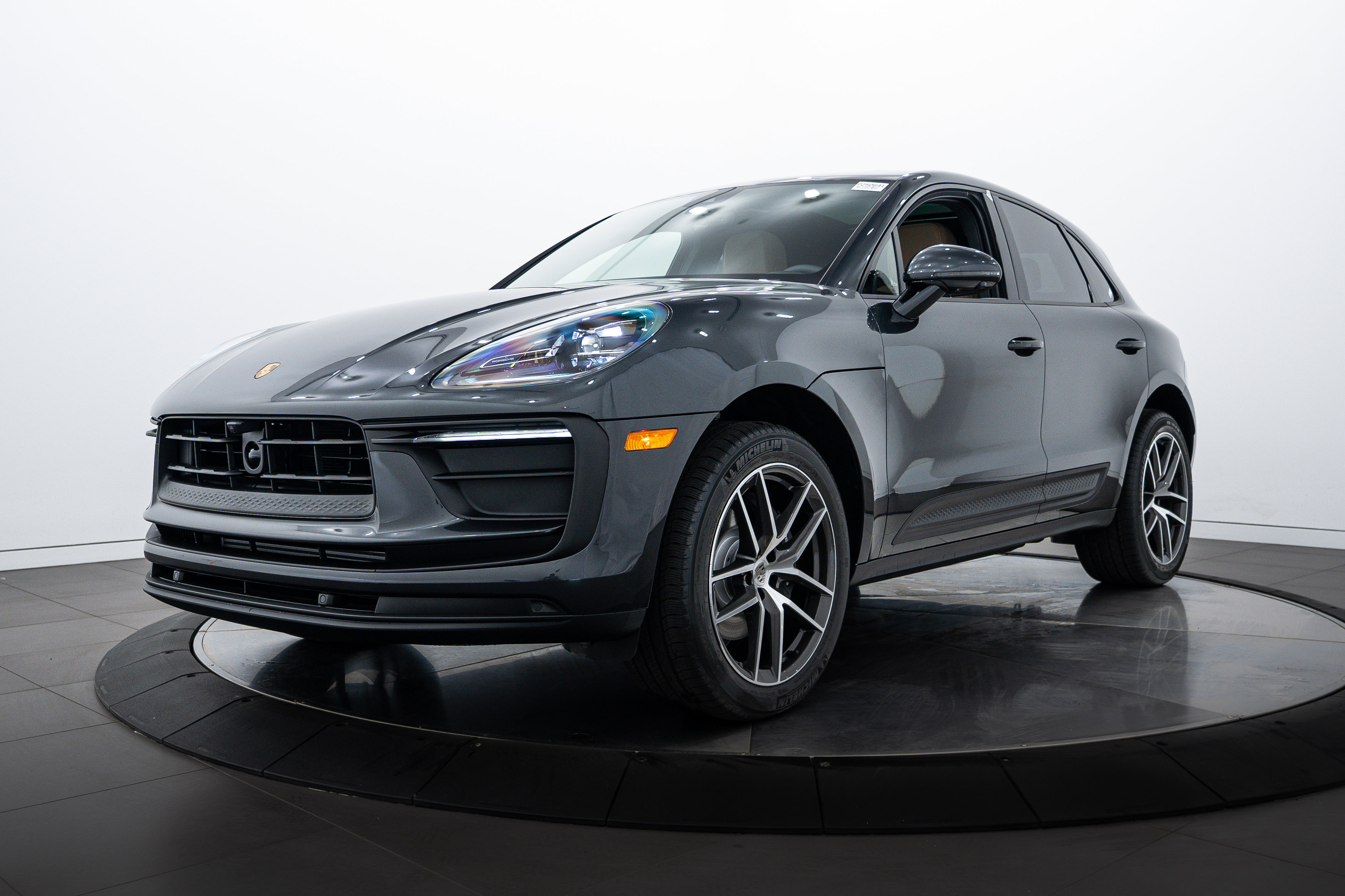 2025 Porsche Macan Base