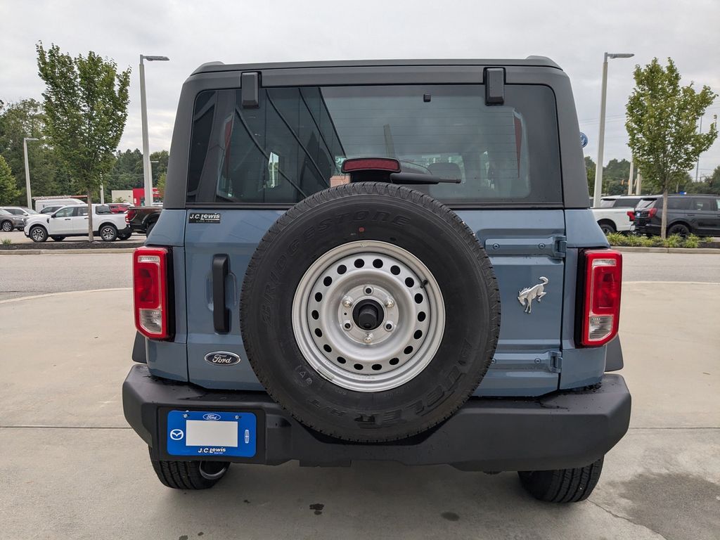 2025 Ford Bronco Base photo 5