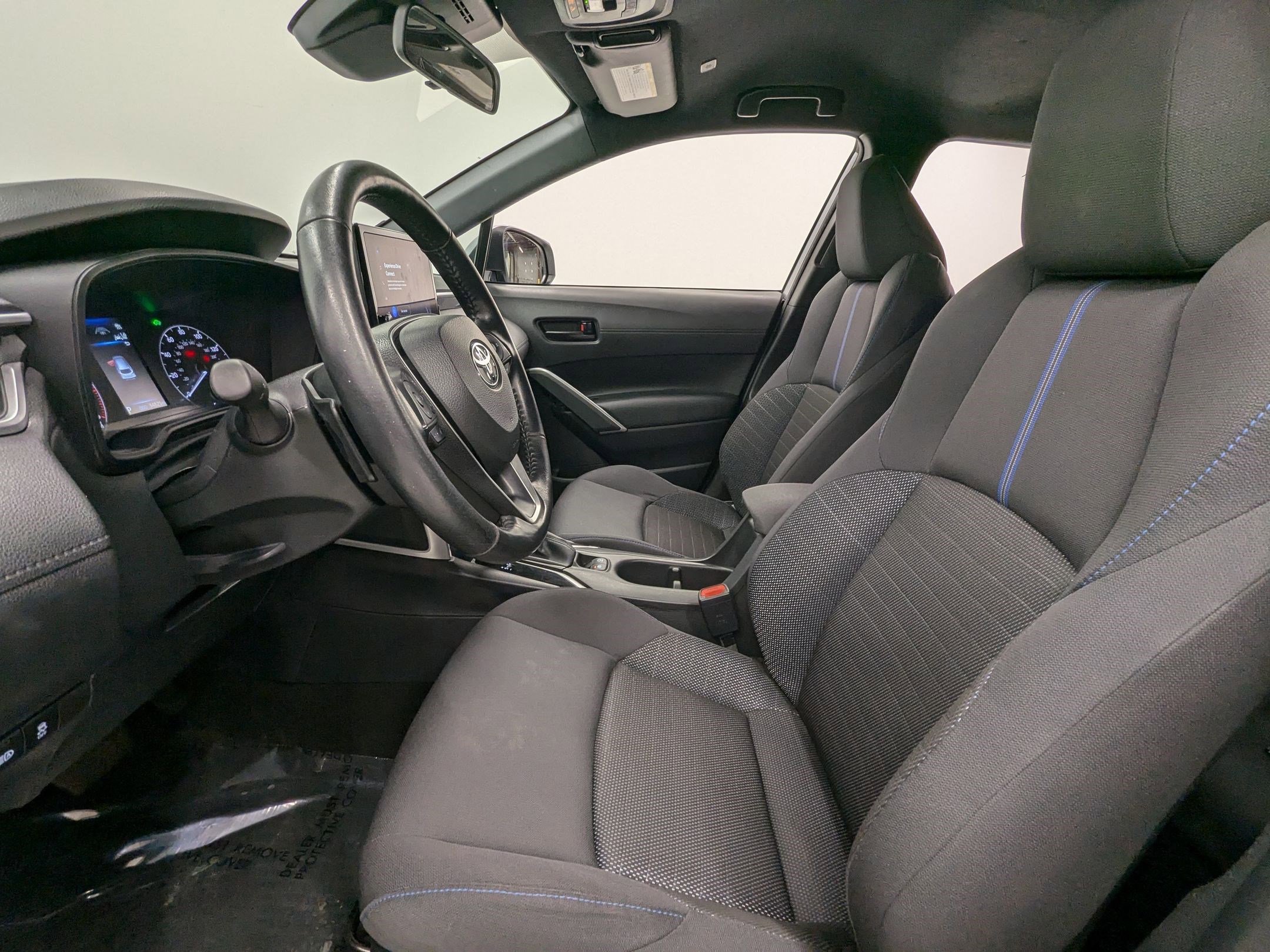 2023 Toyota Corolla SE Hybrid photo 4