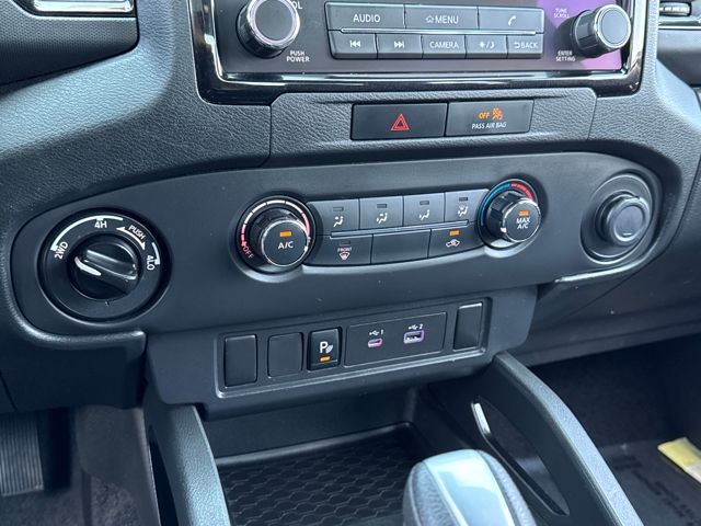 2023 Nissan Frontier SV photo 13