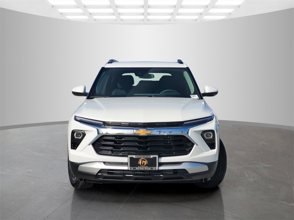 2026 Chevrolet Trailblazer LT photo 2
