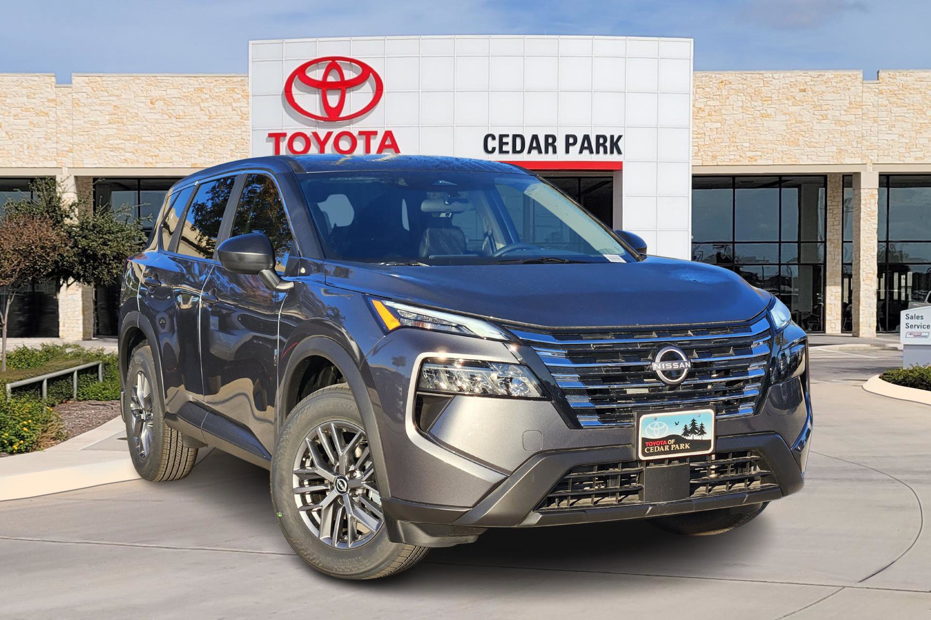 2026 Nissan Rogue S's photo