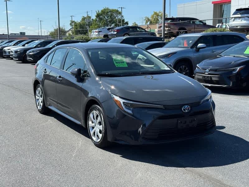 2025 Toyota Corolla LE's photo