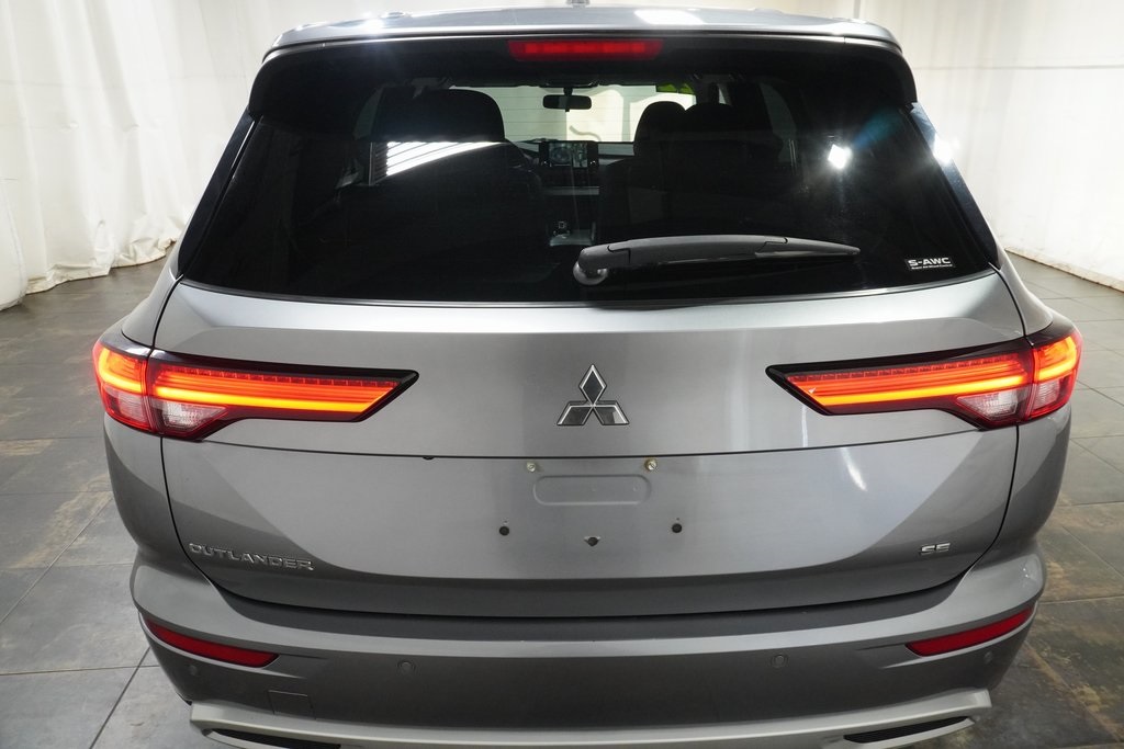 2022 Mitsubishi Outlander SE photo 4
