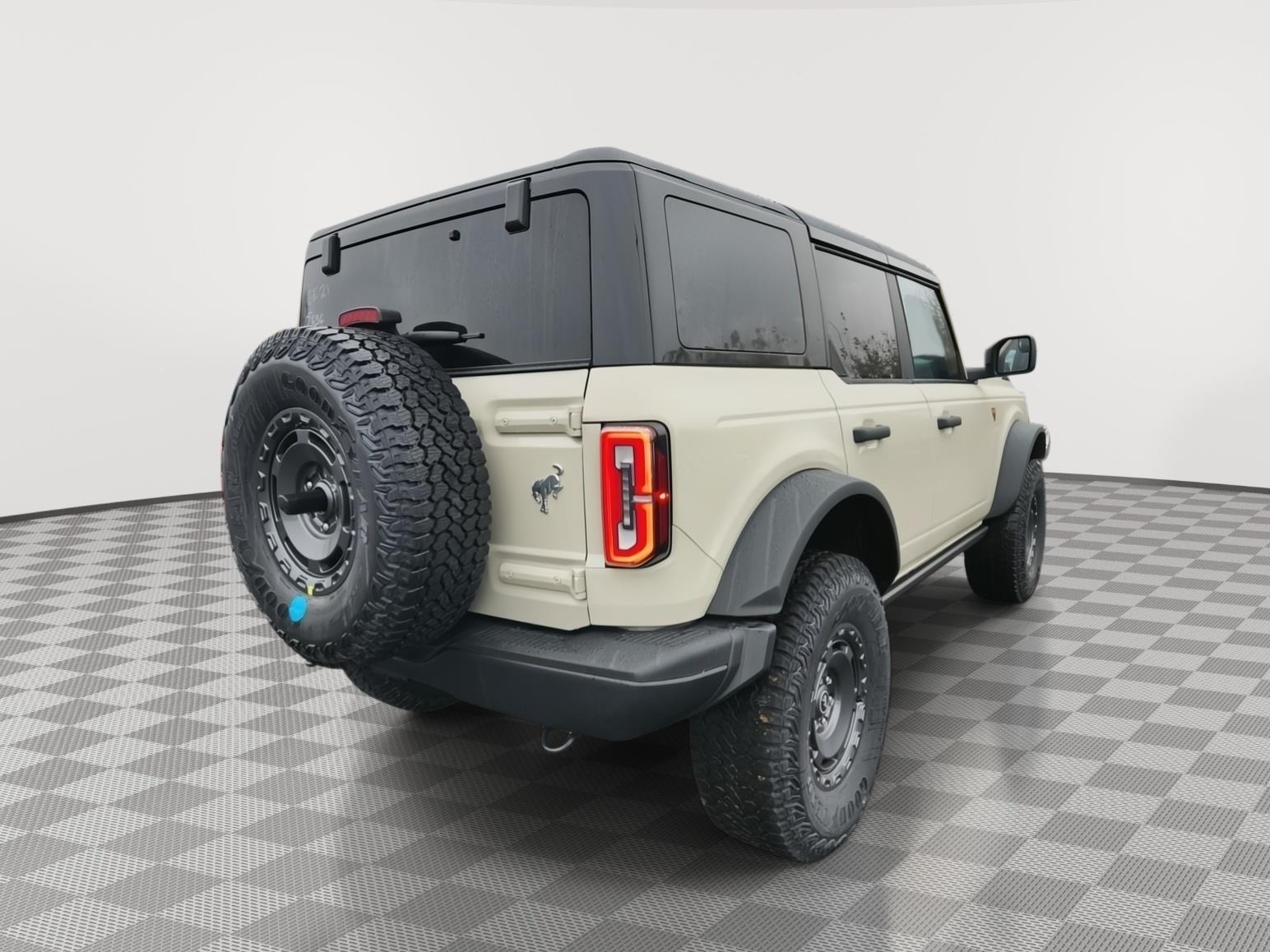 2025 Ford Bronco Badlands photo 3