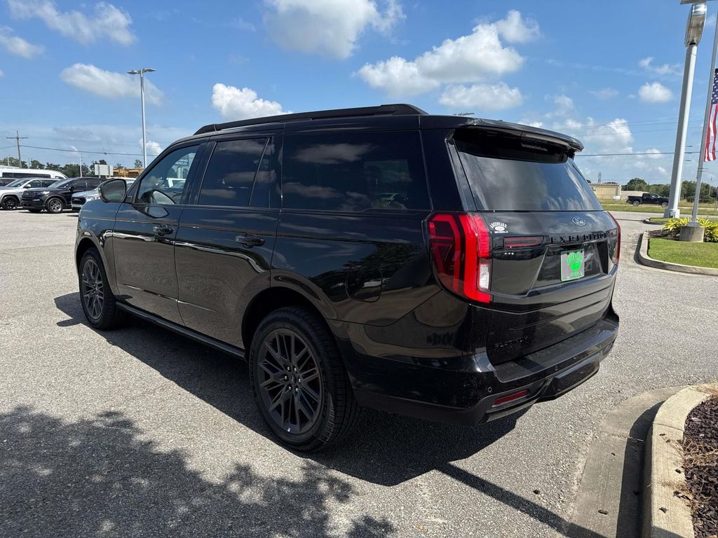 2025 Ford Expedition Platinum photo 4