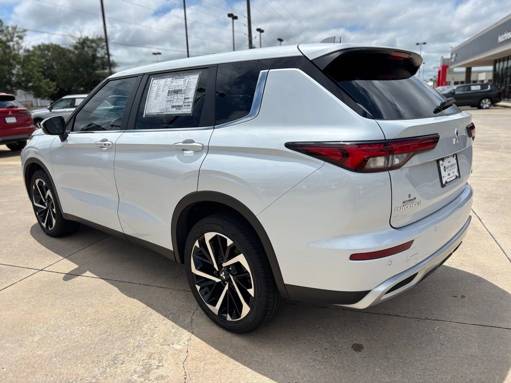 2024 Mitsubishi Outlander SE photo 5
