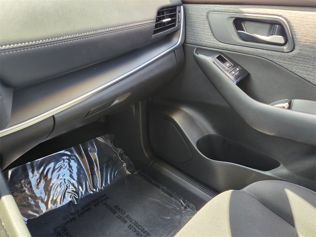 2023 Nissan Rogue S photo 20