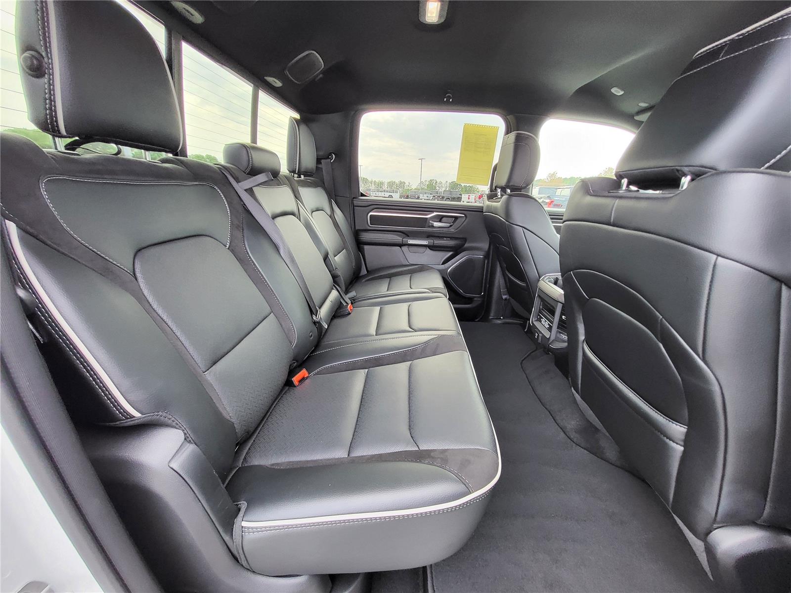 2025 Ram 1500 Laramie photo 4