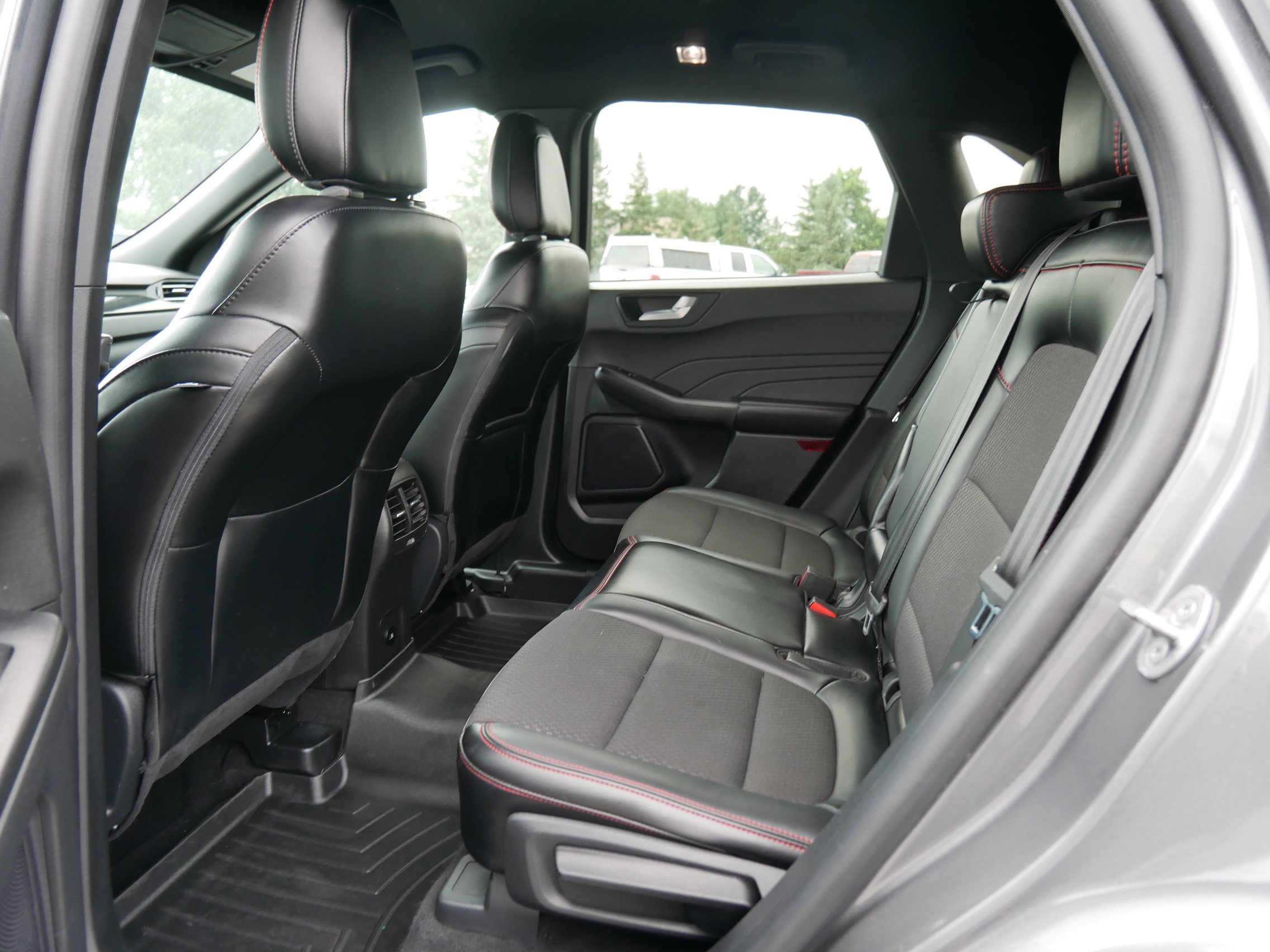 2024 Ford Escape ST-Line photo 6