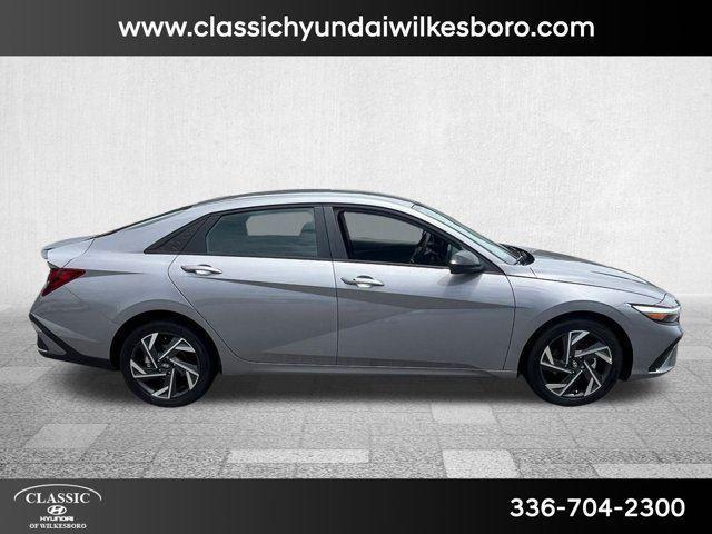 2025 Hyundai Elantra SEL Sport photo 4