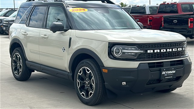 2025 Ford Bronco Sport Outer Banks's photo