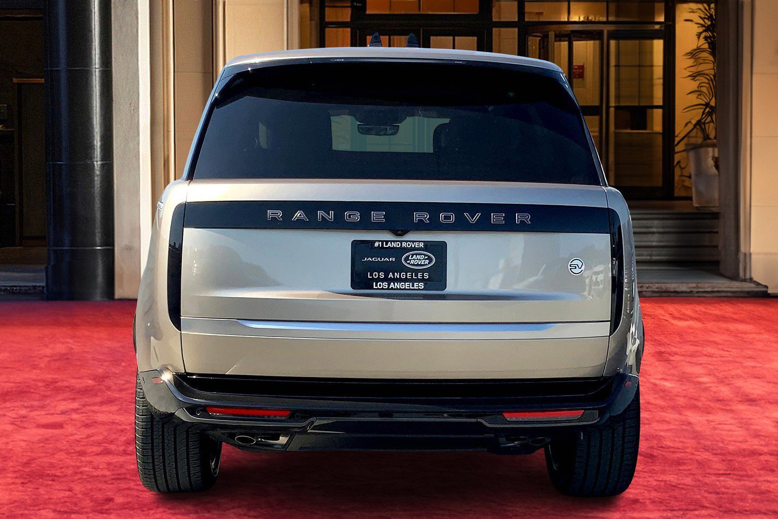 2025 Land Rover Range Rover SV photo 3