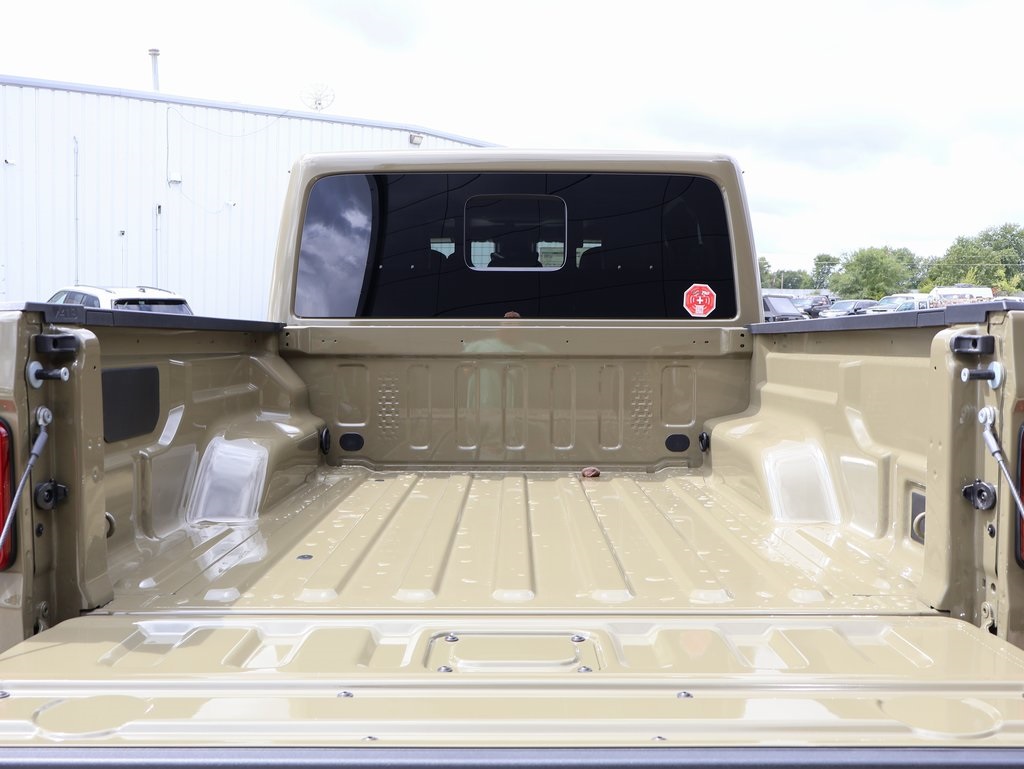 2025 Jeep Gladiator Sport photo 13