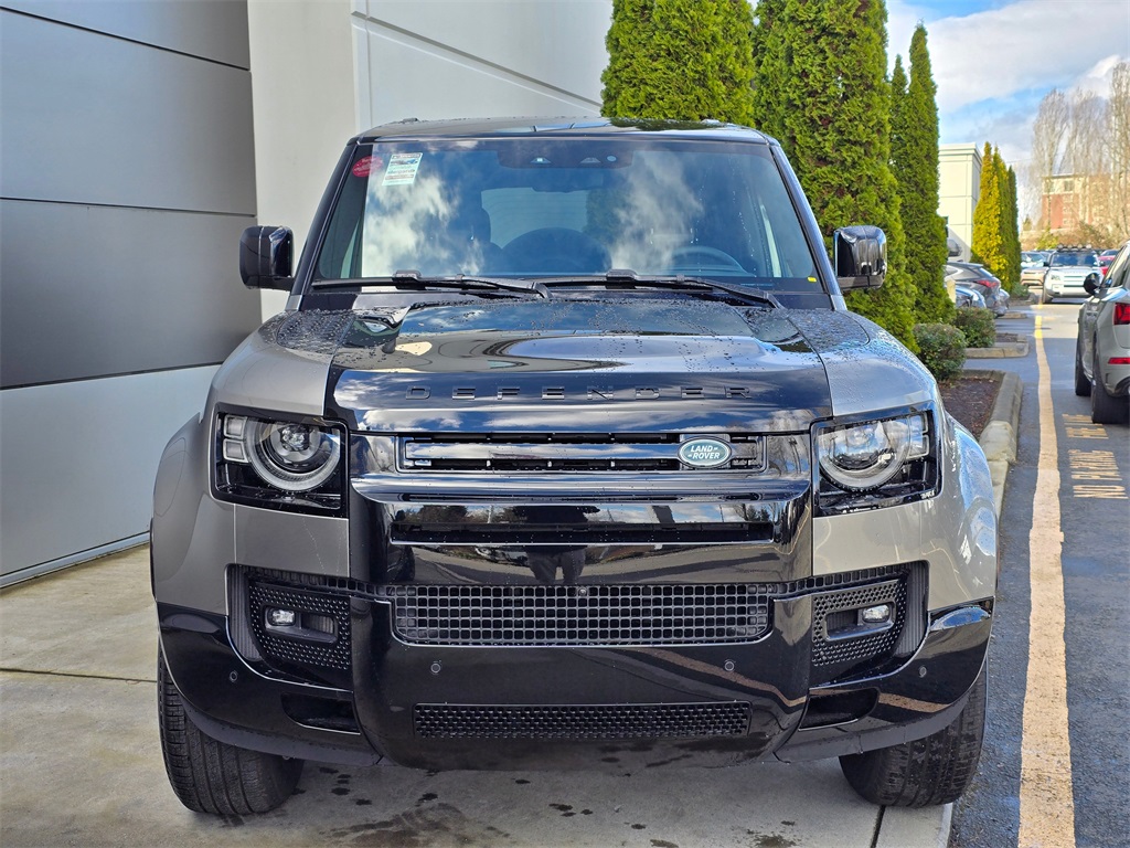 2025 Land Rover Defender X photo 3