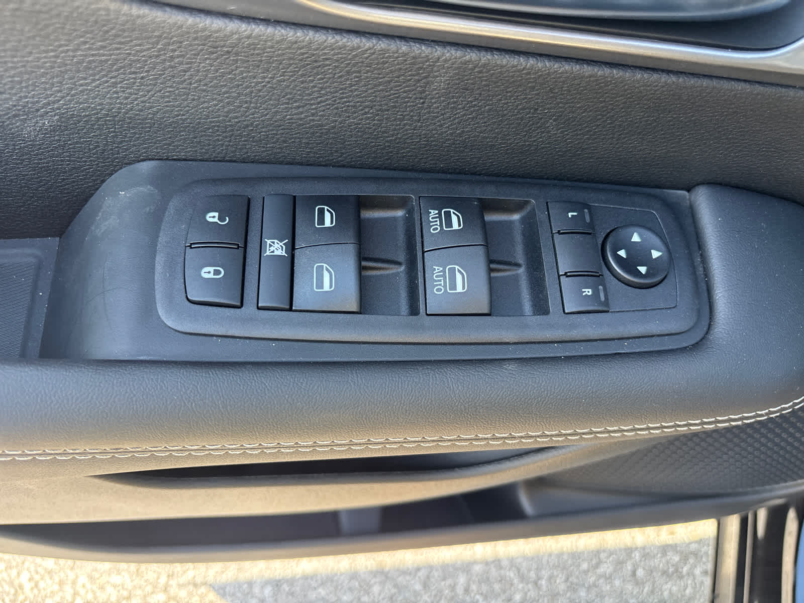 2025 Chrysler Voyager LX photo 31