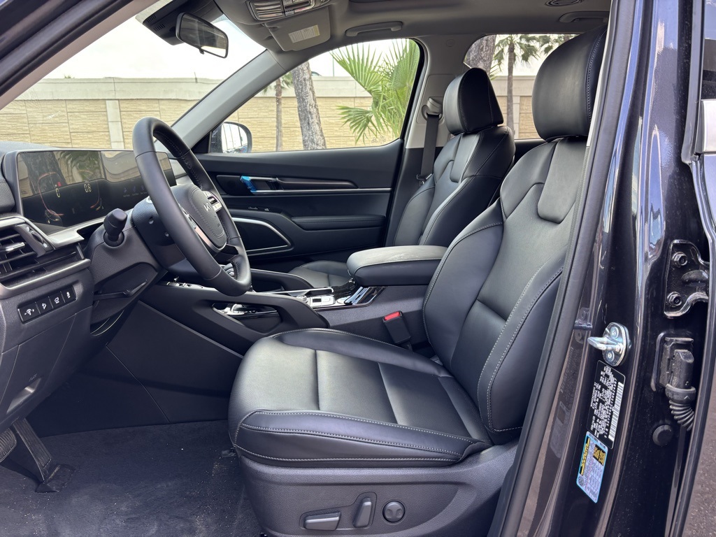 2025 Kia Telluride S photo 13