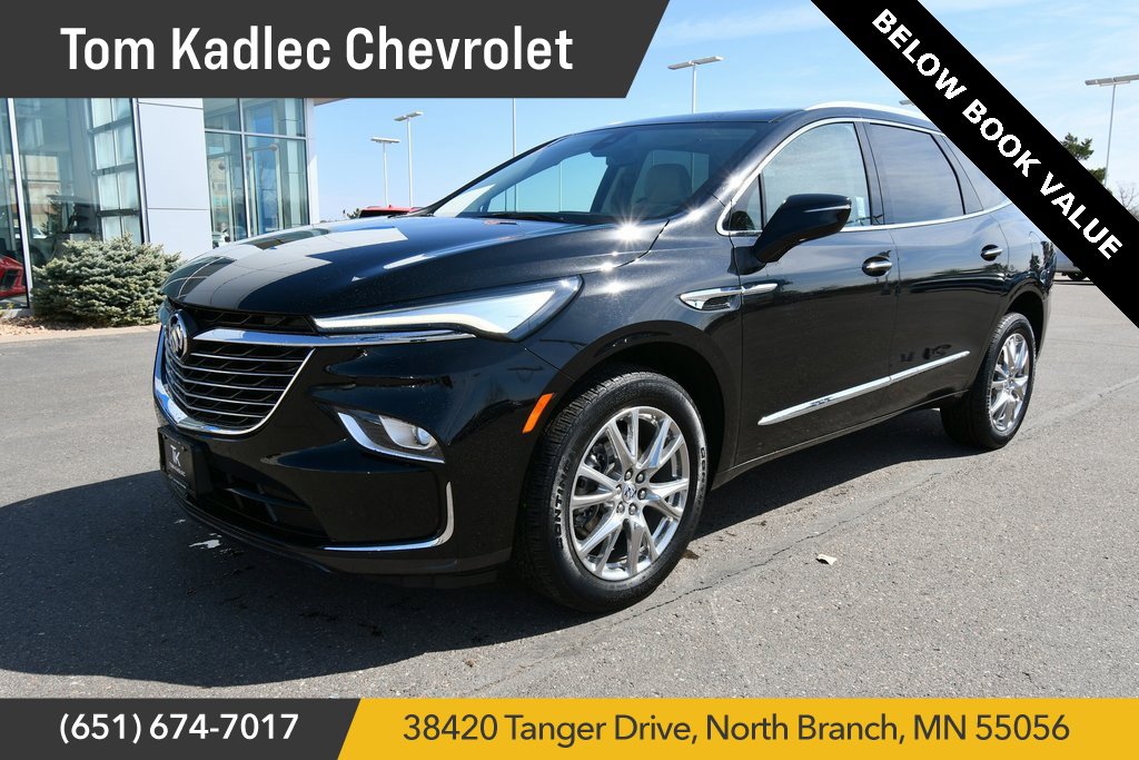 2023 Buick Enclave Essence's photo