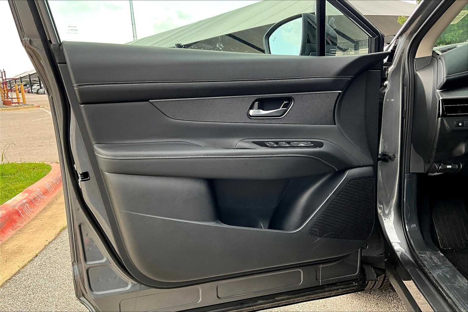 2025 Nissan Murano SV photo 12