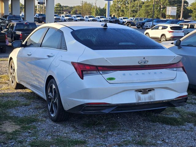 2022 Hyundai Elantra SEL photo 4