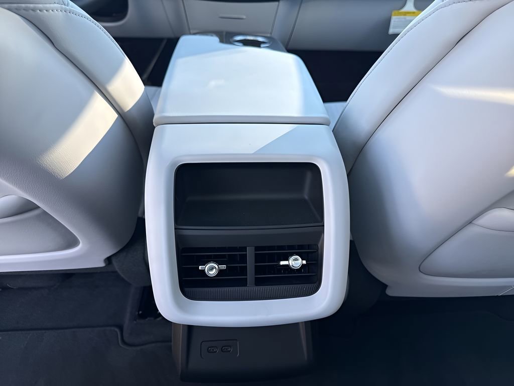 2025 Cadillac Lyriq Sport photo 32