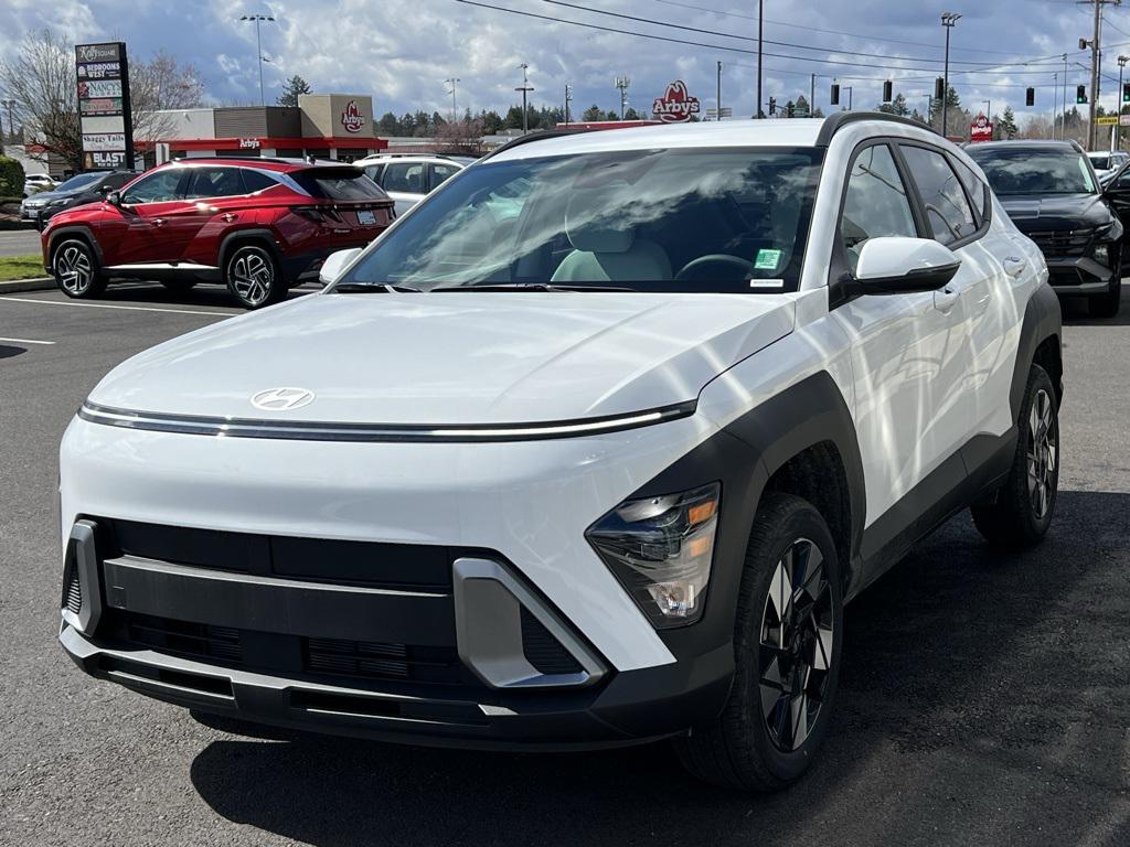 2025 Hyundai Kona SEL photo 2