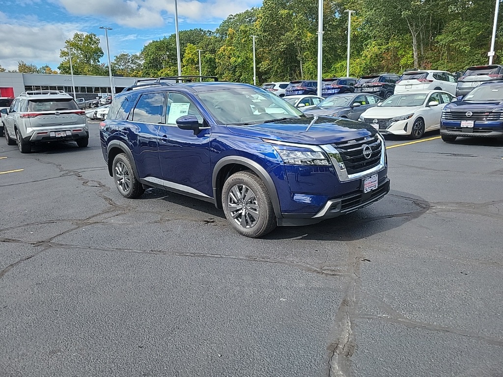 2025 Nissan Pathfinder SV photo 3