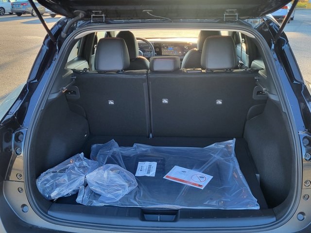 2026 Nissan Kicks SR photo 4