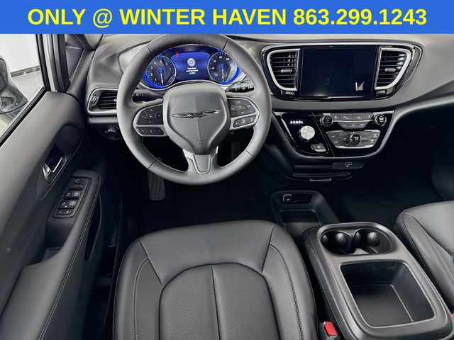 2026 Chrysler Voyager LX photo 18