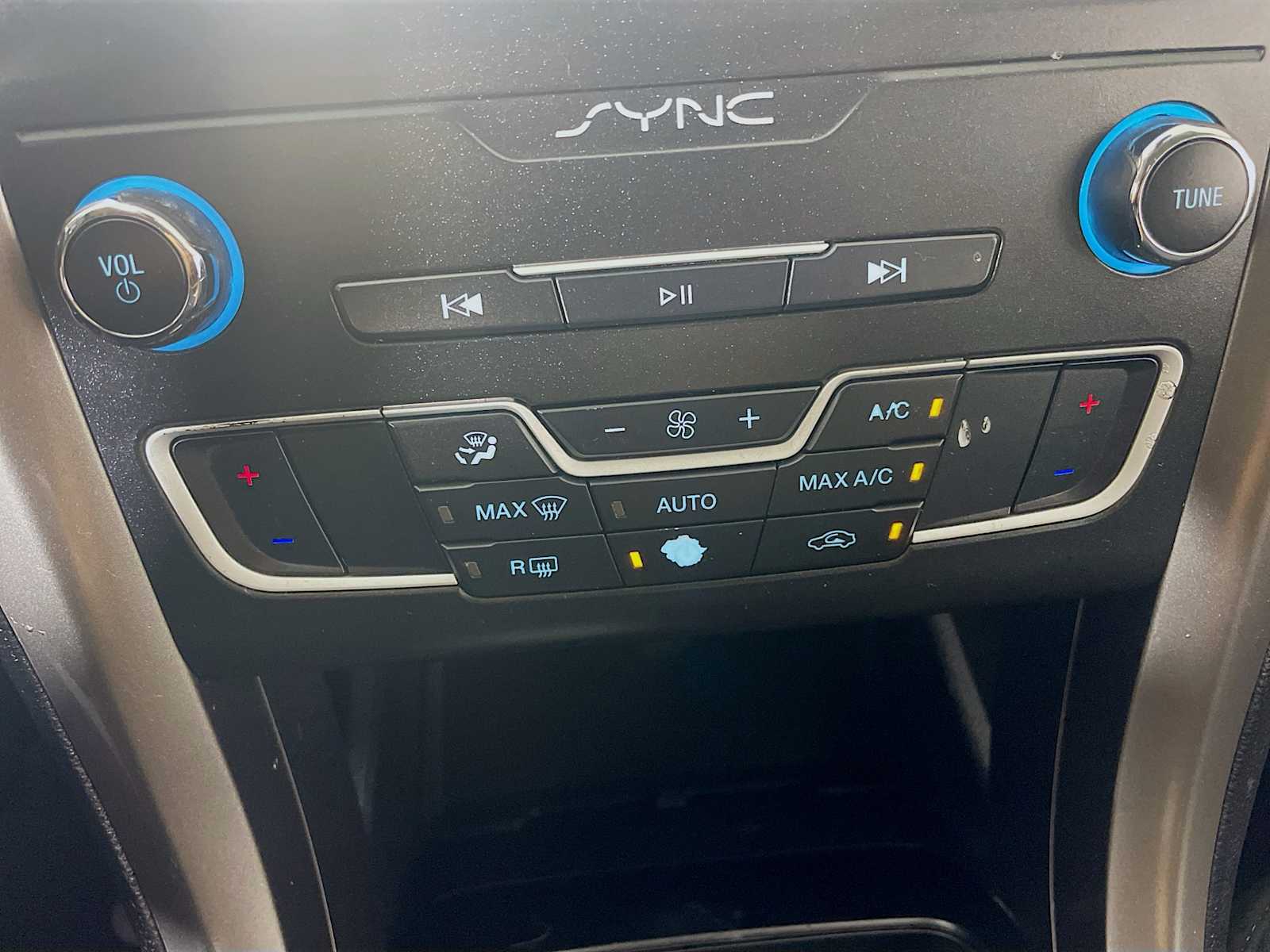 2019 Ford Fusion SE photo 10