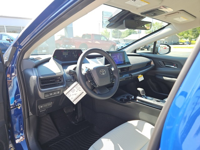 2026 Toyota Prius XLE photo 16
