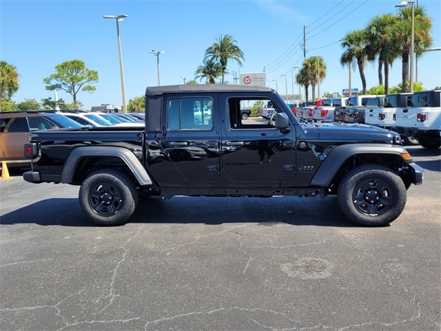 2025 Jeep Gladiator Sport photo 9