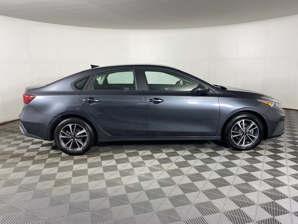 2023 Kia Forte LXS photo 8