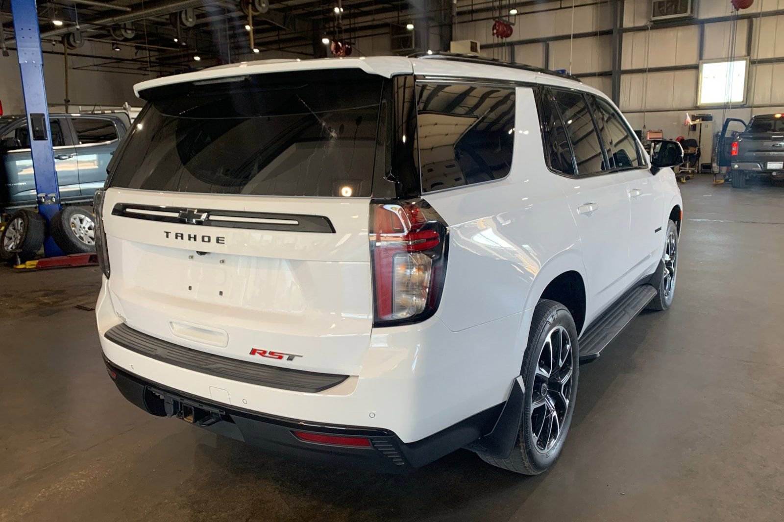 2023 Chevrolet Tahoe RST photo 2
