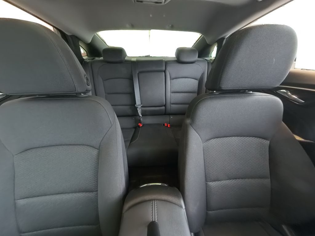 2017 Chevrolet Malibu 1LT photo 23