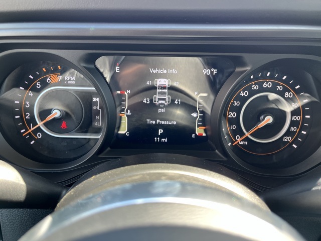 2025 Jeep Wrangler Sahara photo 12