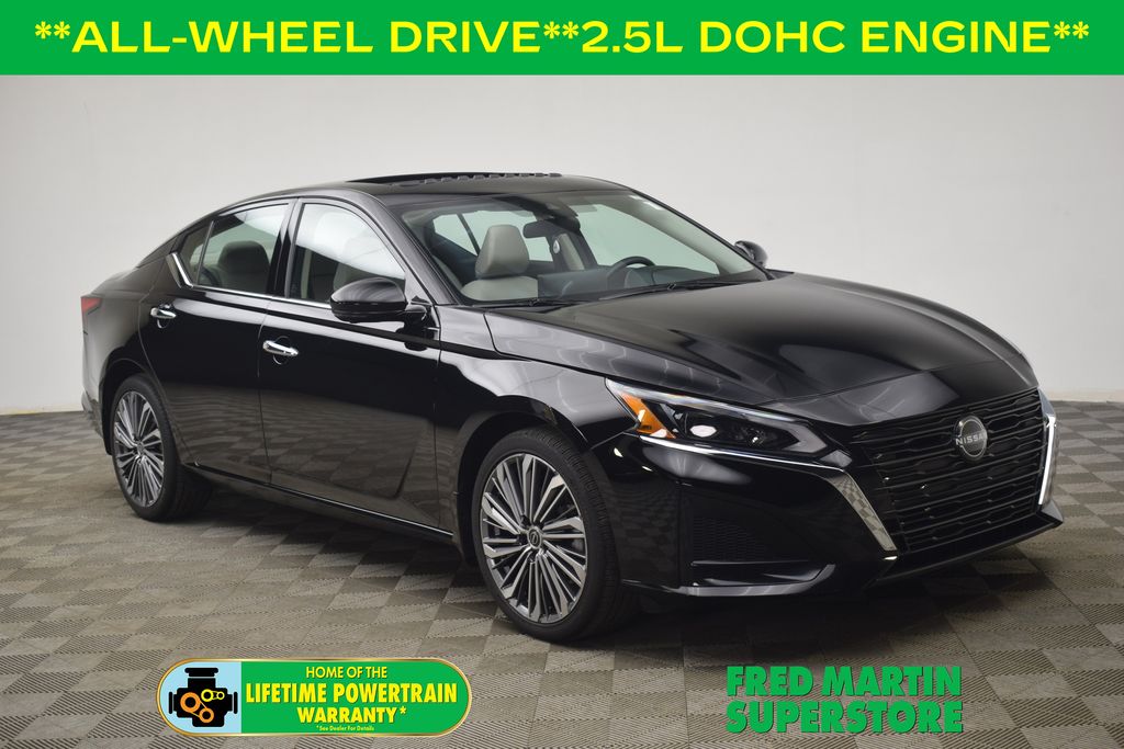 2023 Nissan Altima SL's photo