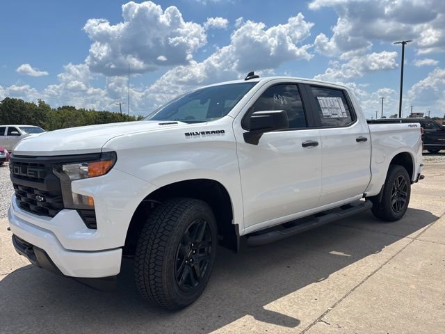 2025 Chevrolet Silverado 1500 Custom photo 2